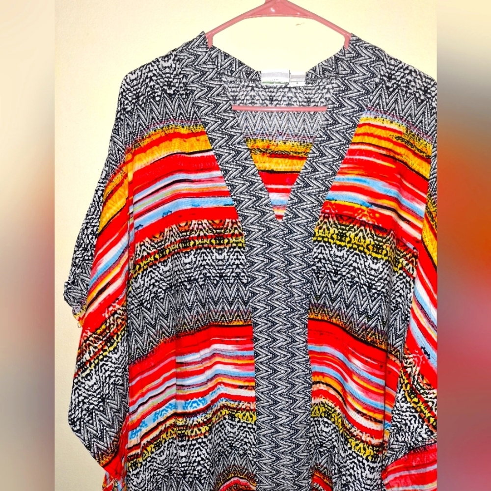 Tribal cute top! Colorful!!